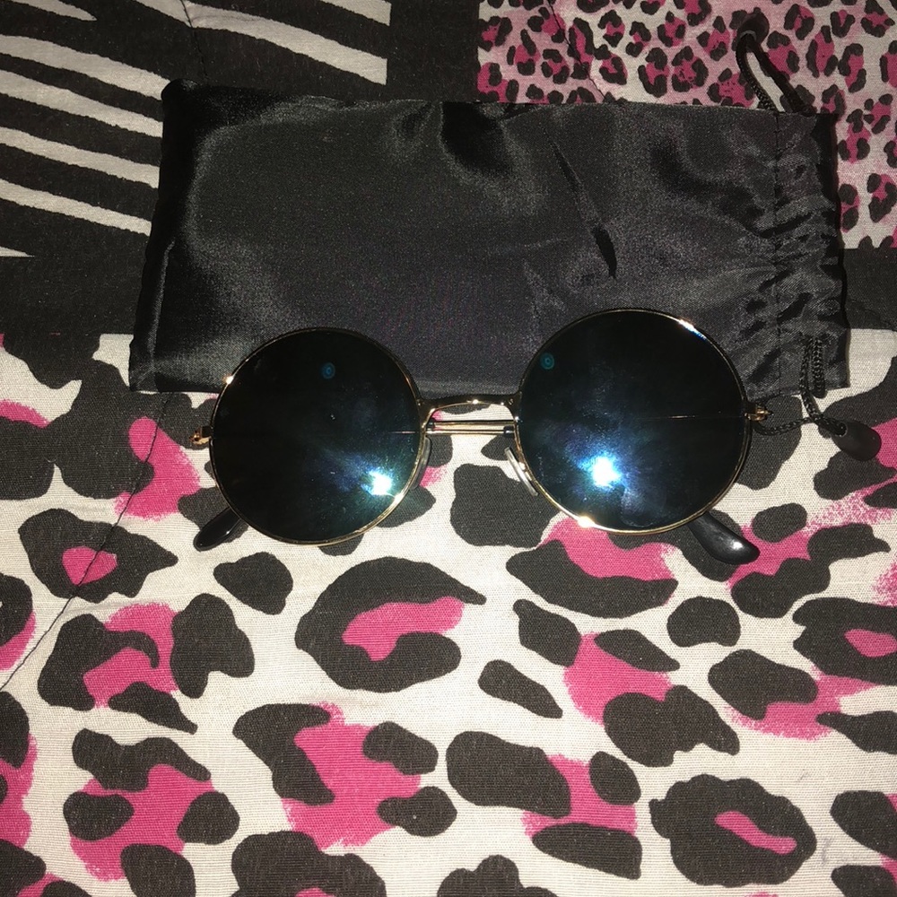 Round glasses